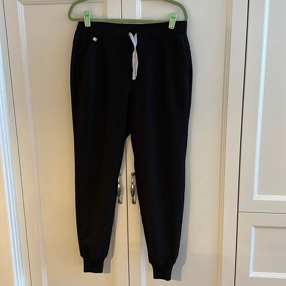 Figs Man's Jogger Scrub Pants